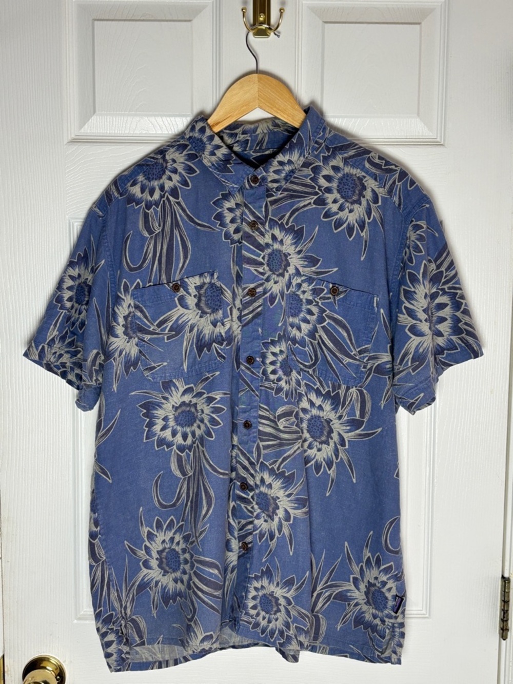 Patagonia Blue Floral Short-Sleeve Button-Down Shirt